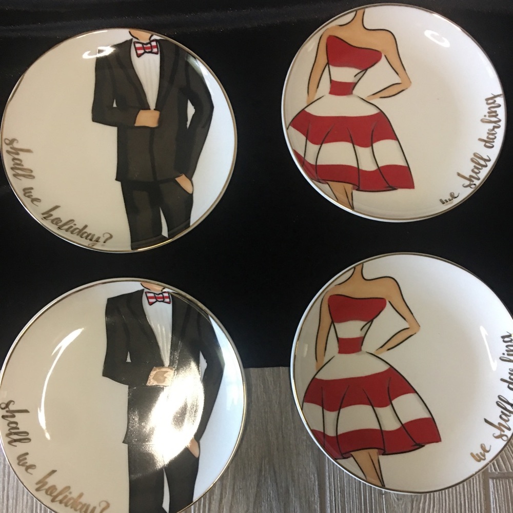 Set of 4 Shall We Holiday? Dessert Plates